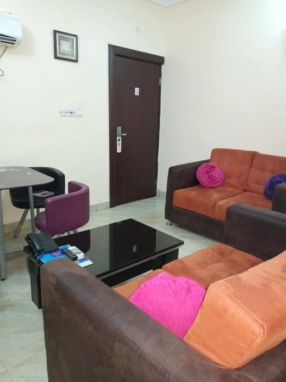 Luxury Room | Living area