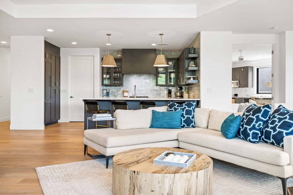 House, 4 Bedrooms | Living area | Smart TV