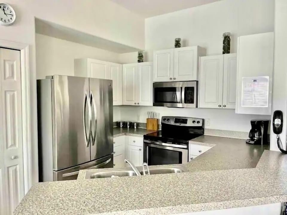 Fully equipped kitchen