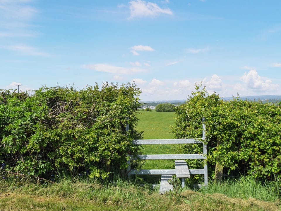 Surrounding area | Martha&rsquo;s Place, Upper Heaton, Huddersfield