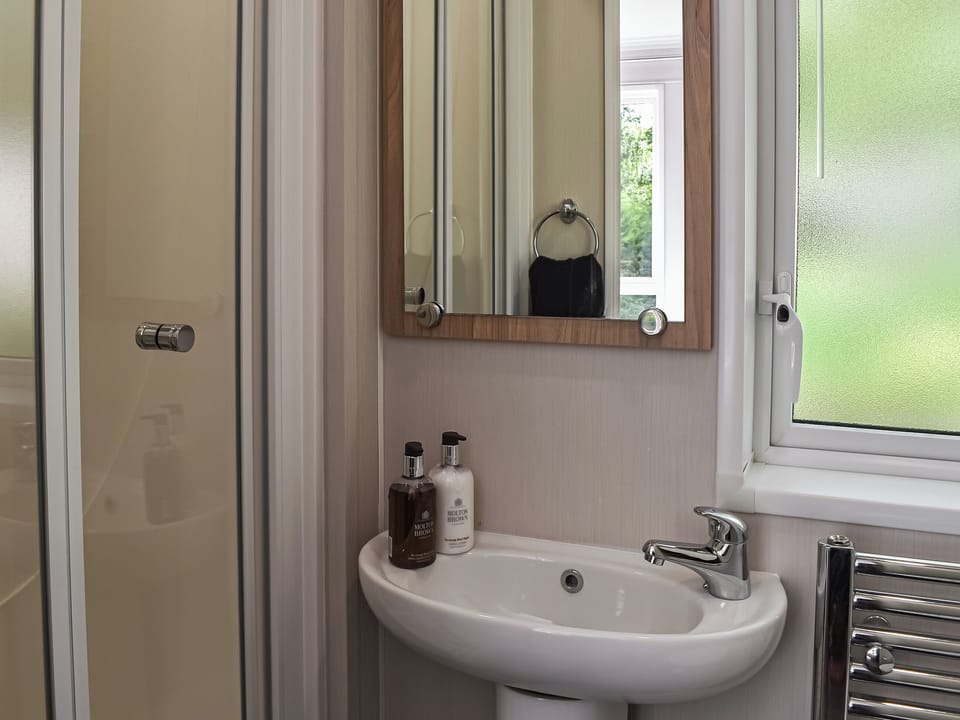 Shower room | Oaks Retreat, Prenteg, near Porthmadog