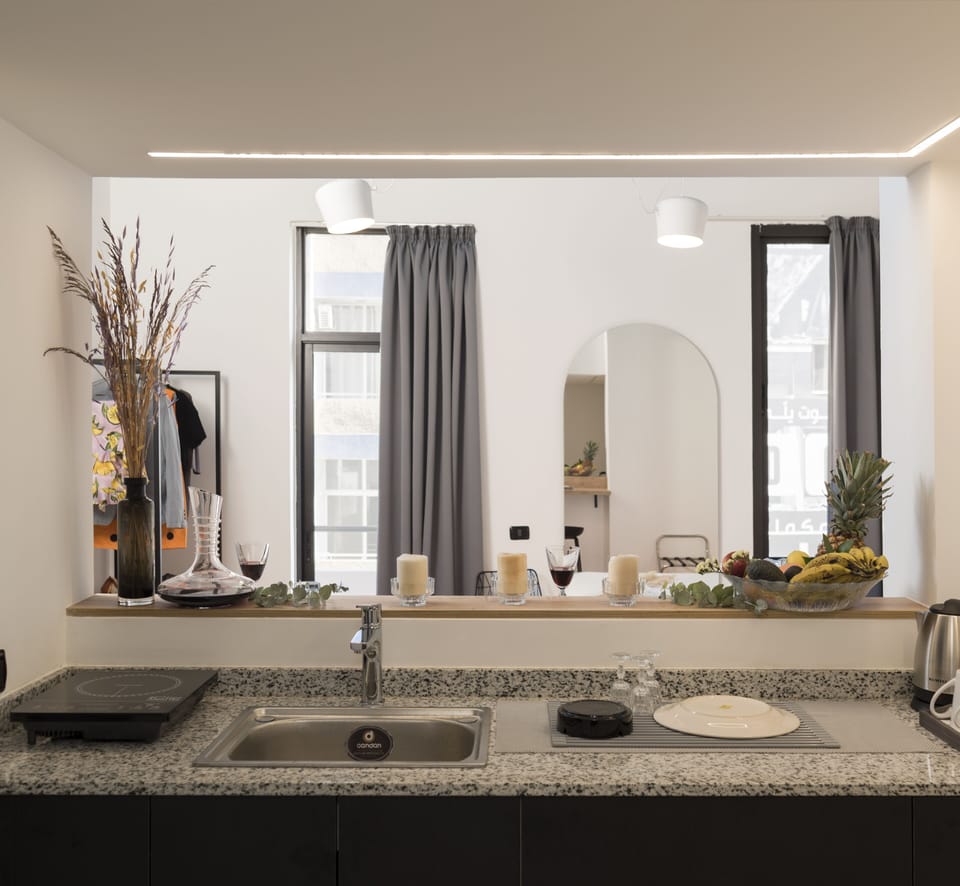Anoor 208 | Bathroom | Shower, rainfall showerhead, free toiletries, hair dryer