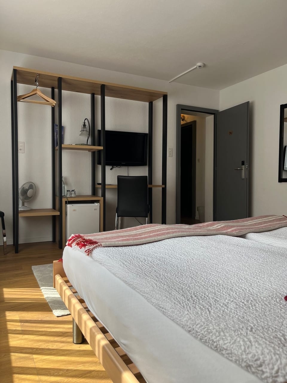 Family Room | Desk, free WiFi, bed sheets