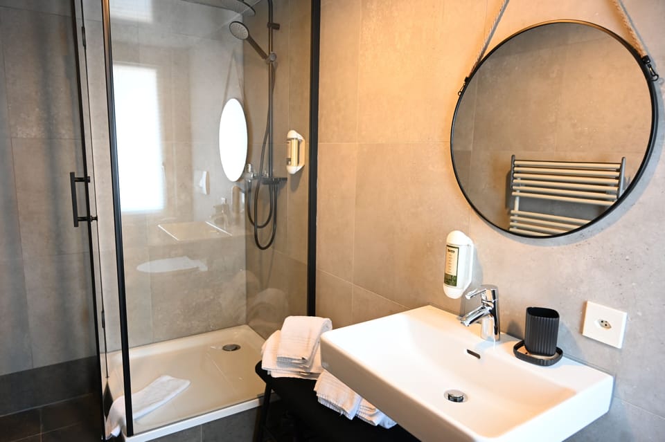 Deluxe Double Room, Balcony | Bathroom | Hair dryer, towels