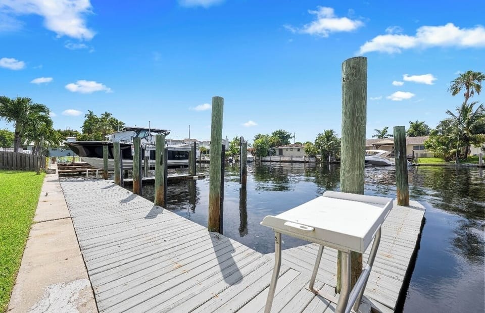 Got a boat? Boat dockage available.