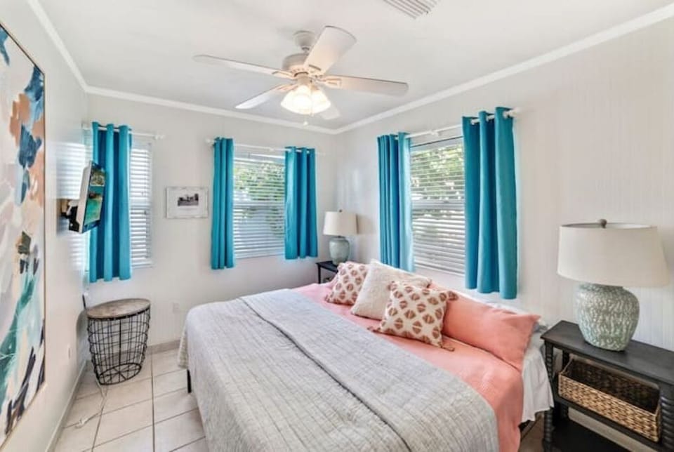 Step into the 'Teal Room': King bed luxury, convenient washer/dryer in the close
