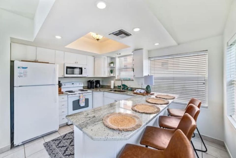 Fully-equipped kitchen, ready for any culinary endeavor. Choose between Keurig o