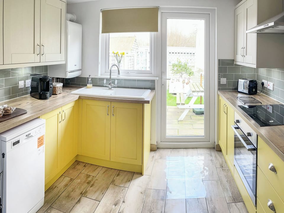 Kitchen | Heartwarming Cottage - Heart Cottages, Wickham Market