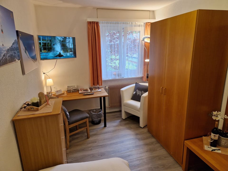 Standard Single Room, 1 Bedroom, Non Smoking, Mountainside | In-room safe, desk, blackout drapes, free WiFi