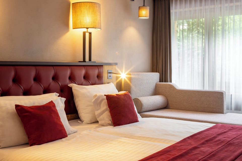 Premium bedding, minibar, in-room safe, desk