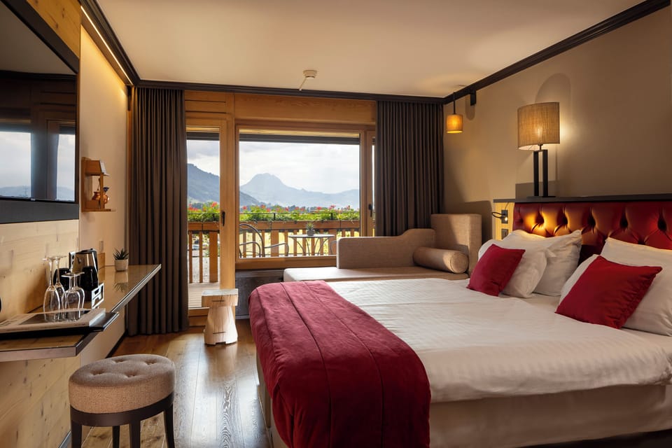 Premium bedding, minibar, in-room safe, desk