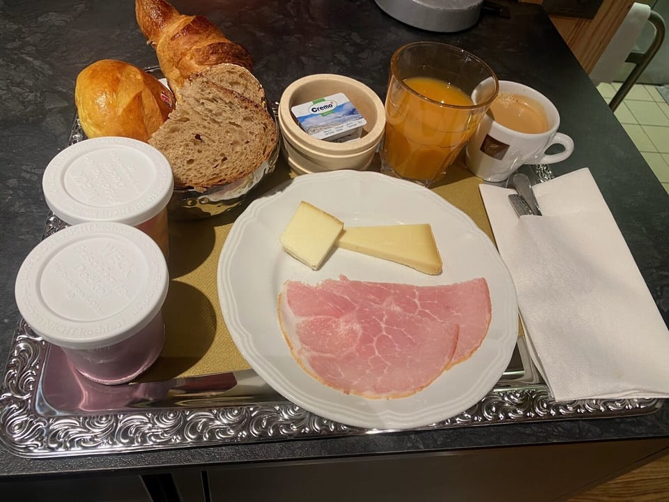 Free daily continental breakfast