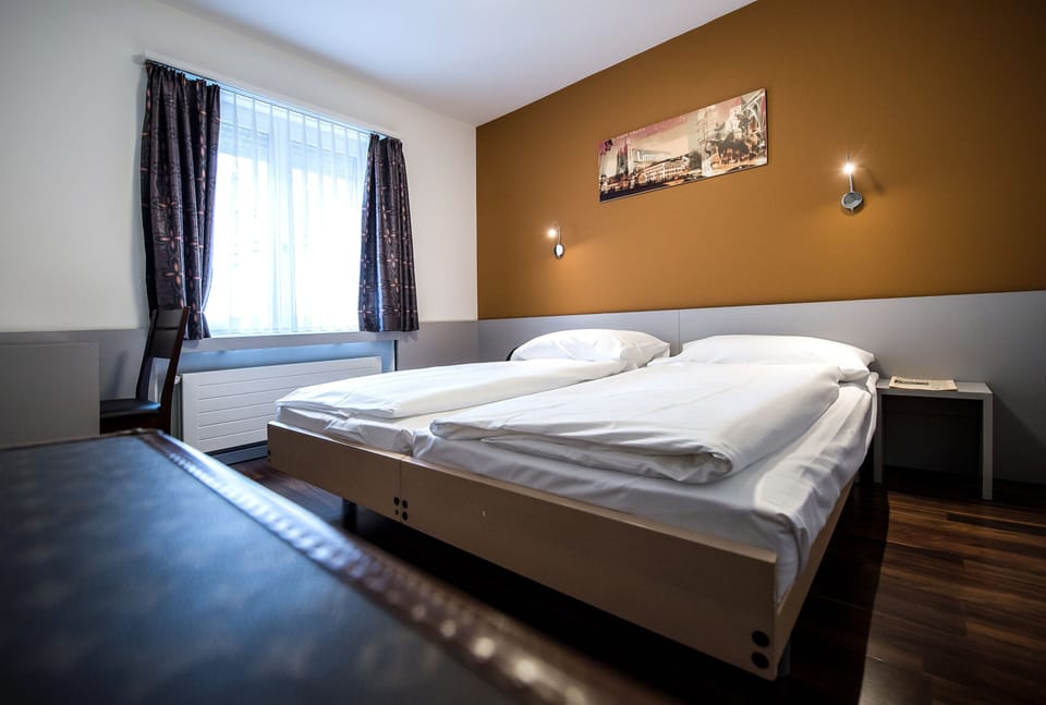 Economy Double Room | Hypo-allergenic bedding, Select Comfort beds, individually decorated