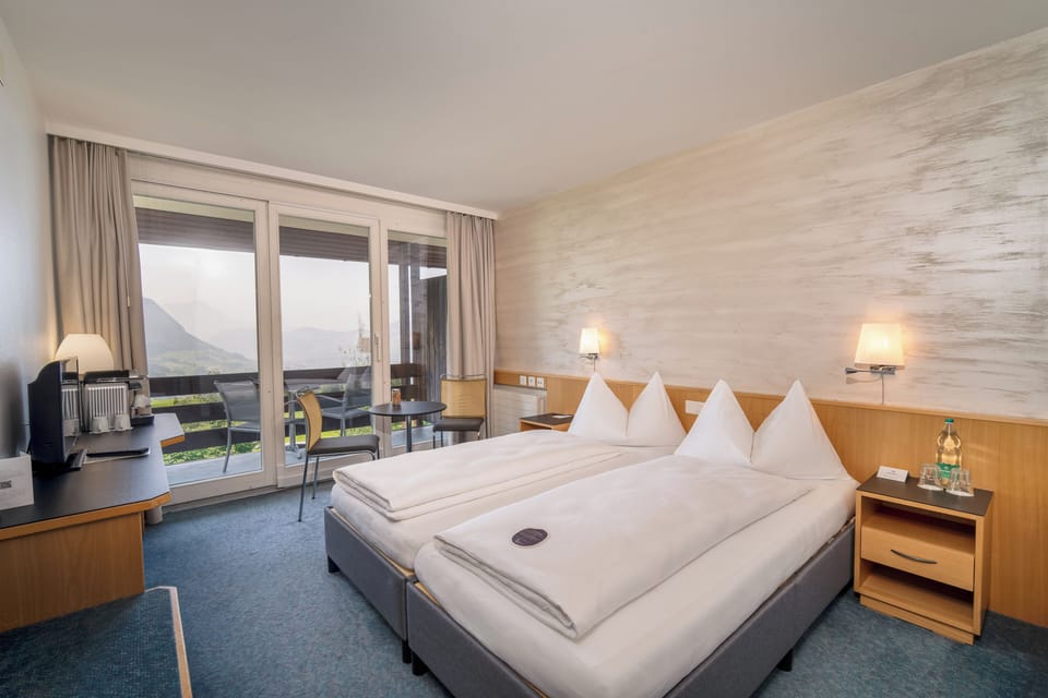 Superior Twin Room, Lake View | Desk, free WiFi, bed sheets
