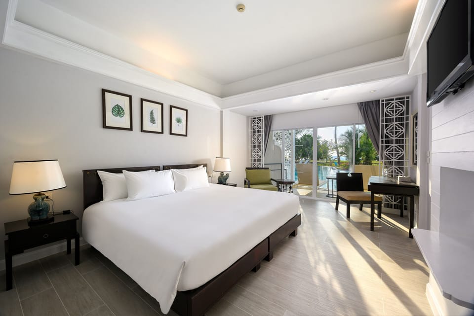 Family Connecting Lagoon Pool Access | Minibar, in-room safe, individually furnished, desk
