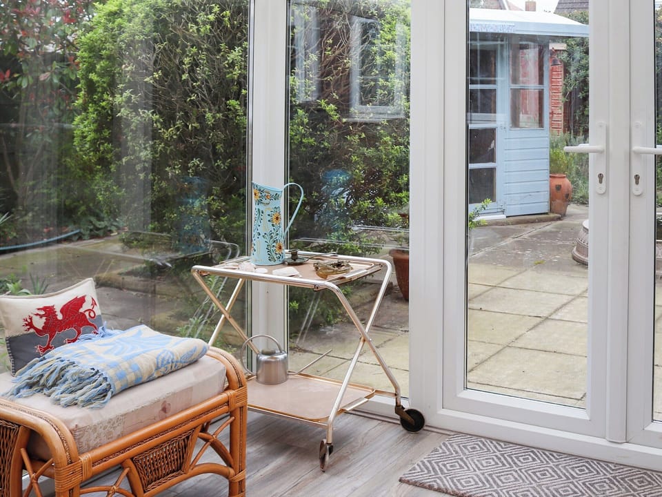 Sitting-out-area | The Moorings, Rhyl