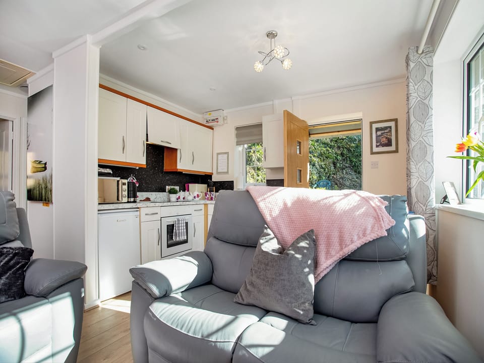 Open plan living space | Bank Voles Nest - Granite Henge, Looe