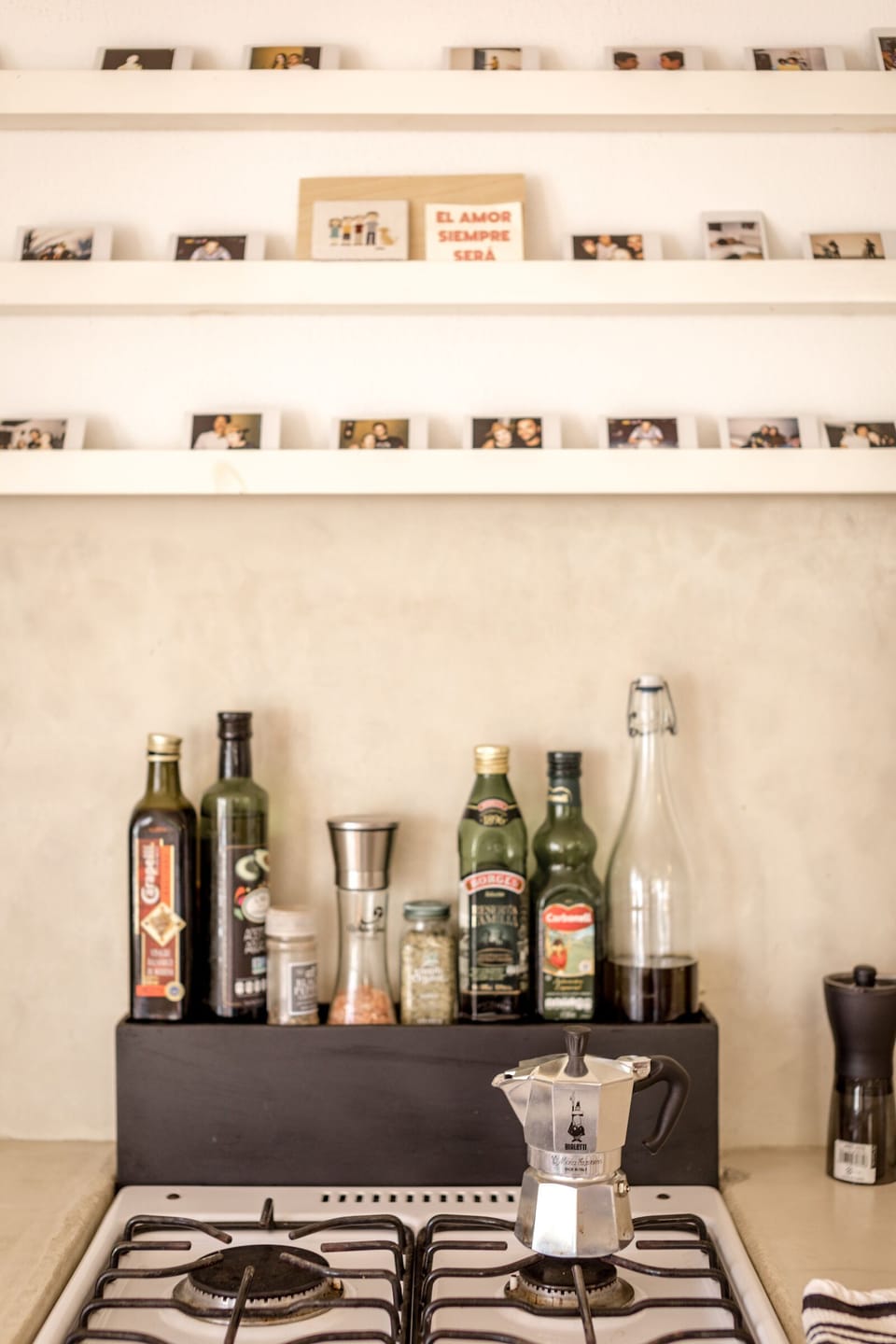 Basic Apartment | Private kitchen | Full-size fridge, oven, stovetop, coffee/tea maker
