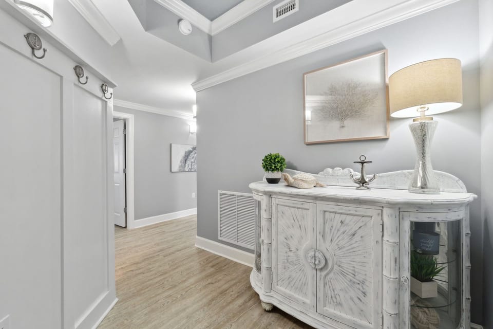 Large entryway with hooks for bags and beach towels!