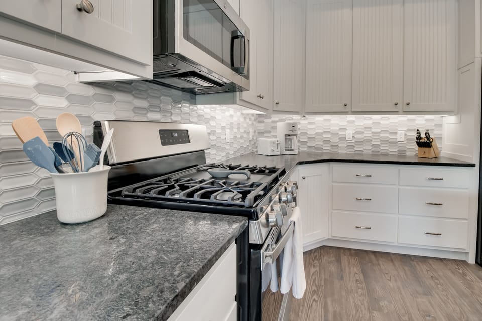 Kitchen | Coffee Pot | Toaster | Blender