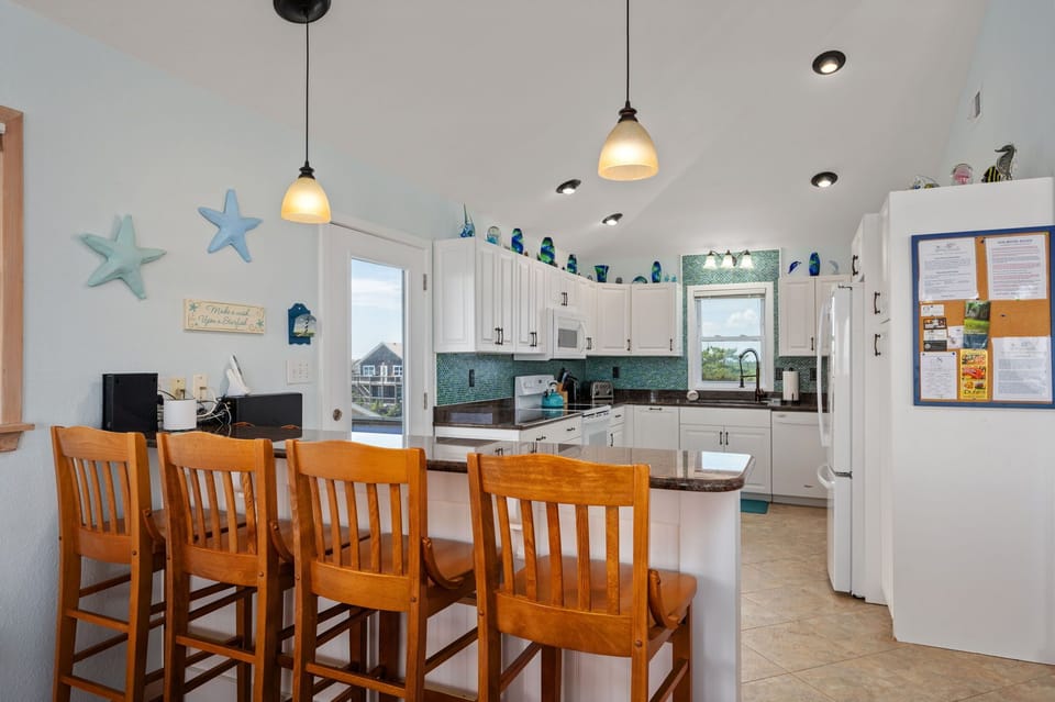 SNH447: Absolute Searenity | TL Kitchen - Island Seating for 4
