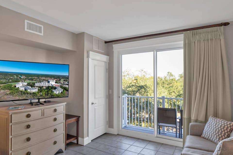Balcony w/Blackout Curtains