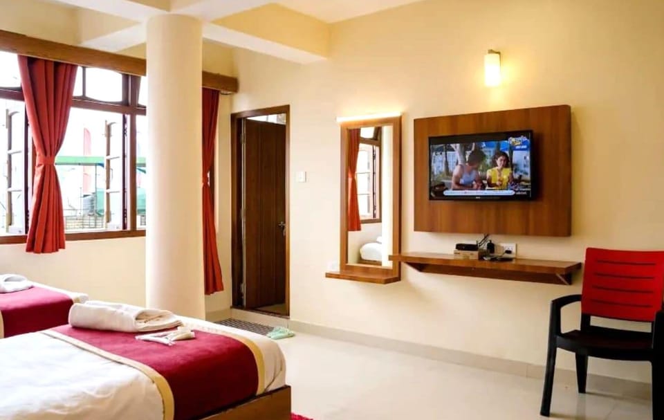 Classic Double Room, 1 King Bed, Private Bathroom, Mountain View | Premium bedding, down comforters, desk, laptop workspace