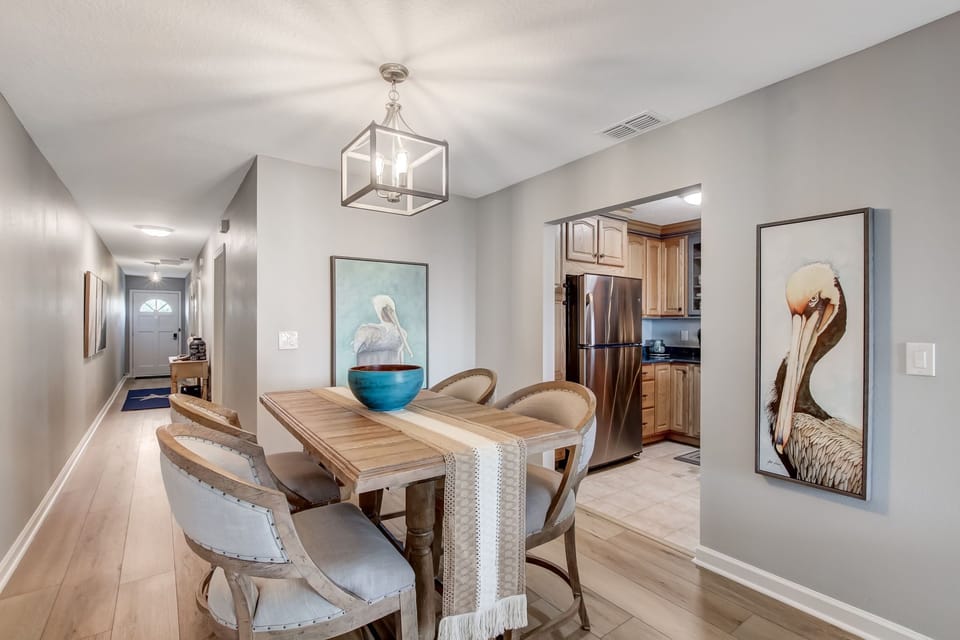 Dining Space with Table Seating for 4