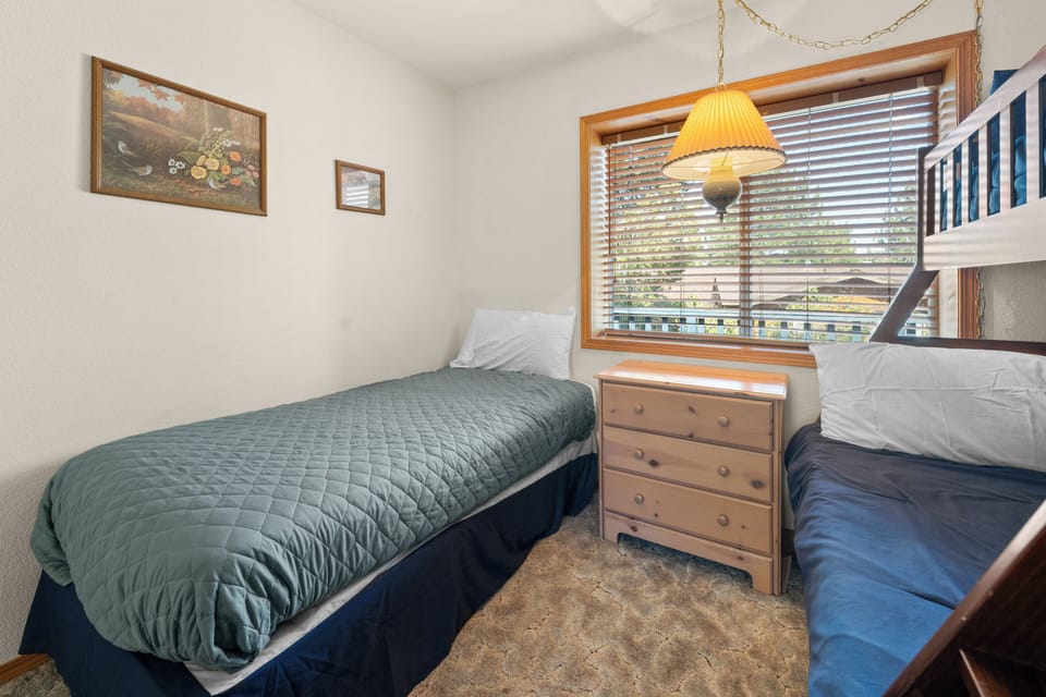 Bedroom 3 - Bedroom 3 – 1 Twin Bed, 1 bunk bed Twin over Full (4 ppl)
