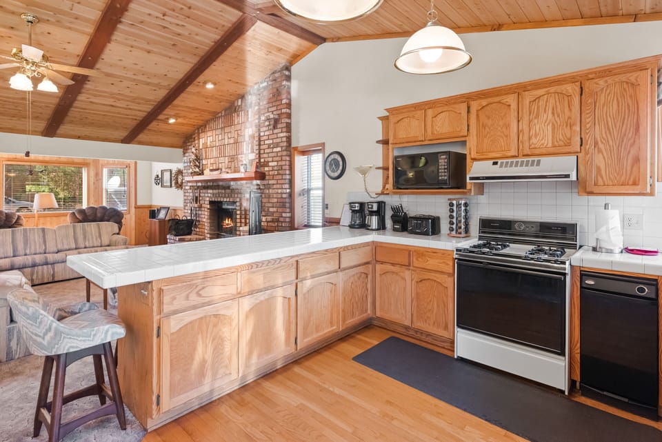 Kitchen - Full Kitchen with all the necessary amenities