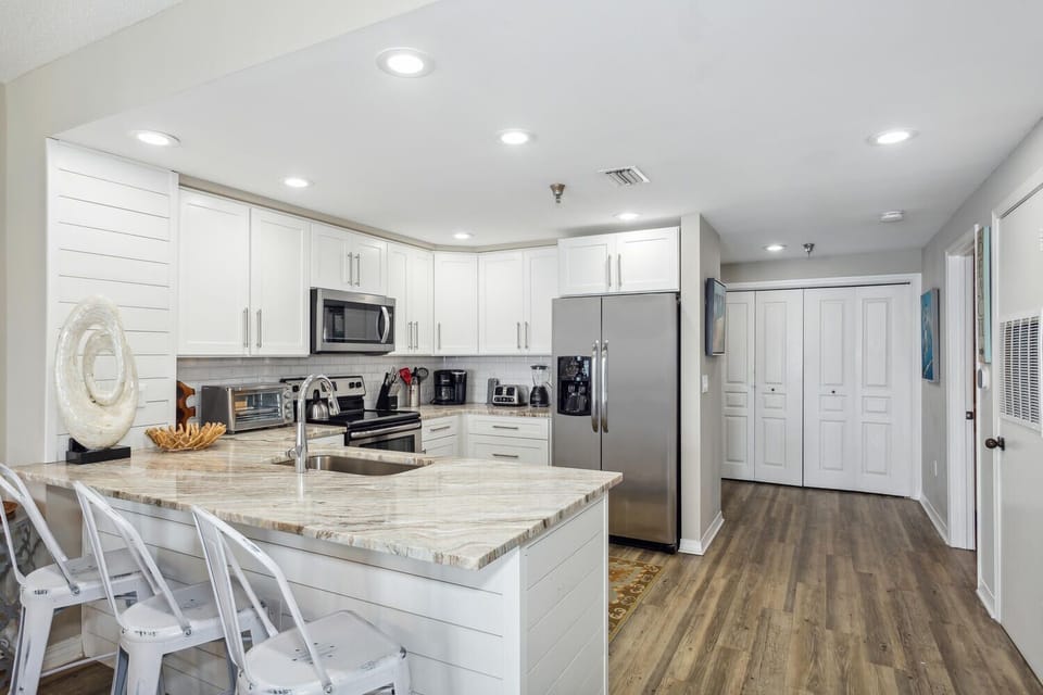 22 Via De Luna Dr 1504- Kitchen