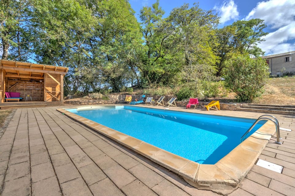 Swimming pool and pool house (3)