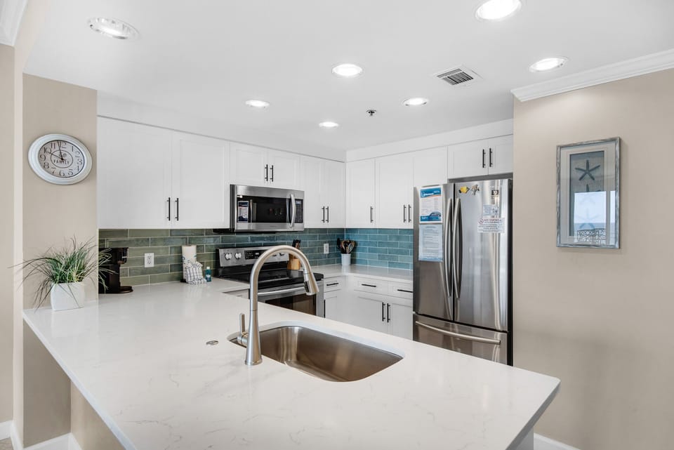 Kitchen with plenty of counter space