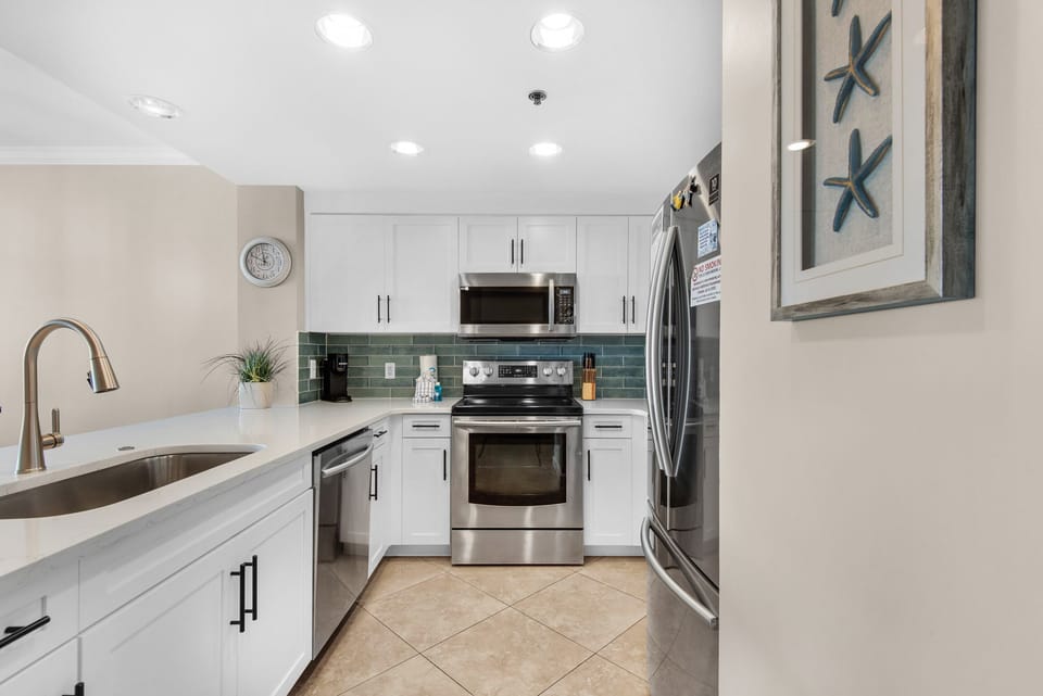 Full kitchen