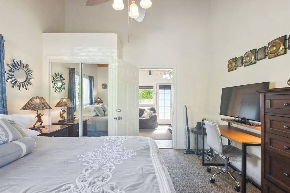 House, 1 Bedroom | 1 bedroom, desk, laptop workspace, iron/ironing board