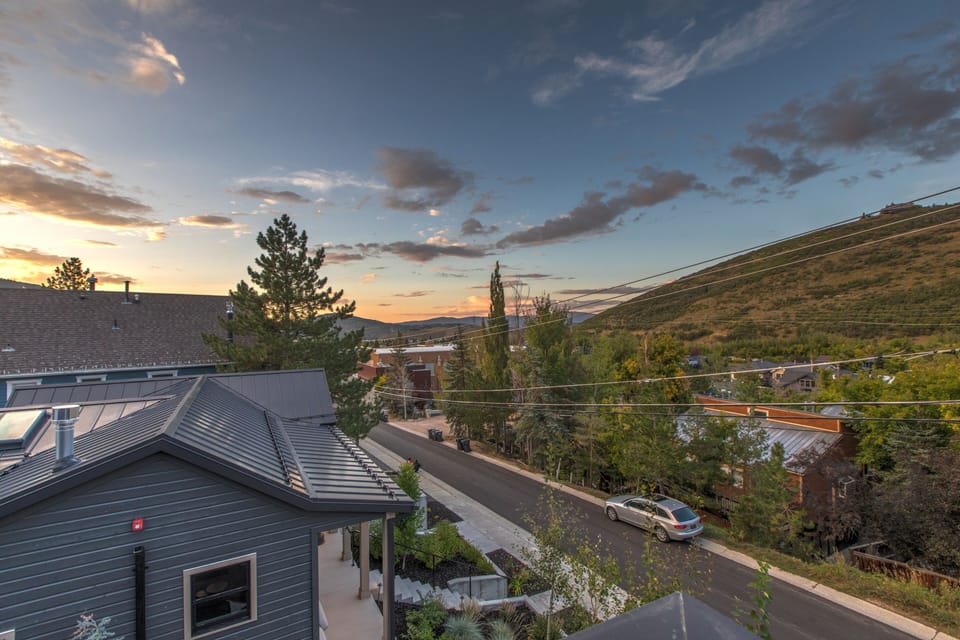 House, 5 Bedrooms | View from property