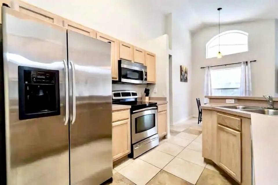 Fully equipped kitchen