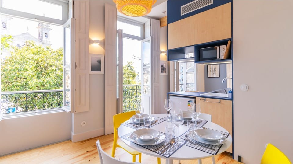 Discover the joy of culinary creativity in our compact yet nicely equipped kitchenette. Brew your morning coffee, and savor the flavors of your travels right here. #airbnb #lovelystay