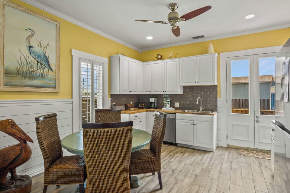 House (3 Bedrooms) | Property amenity
