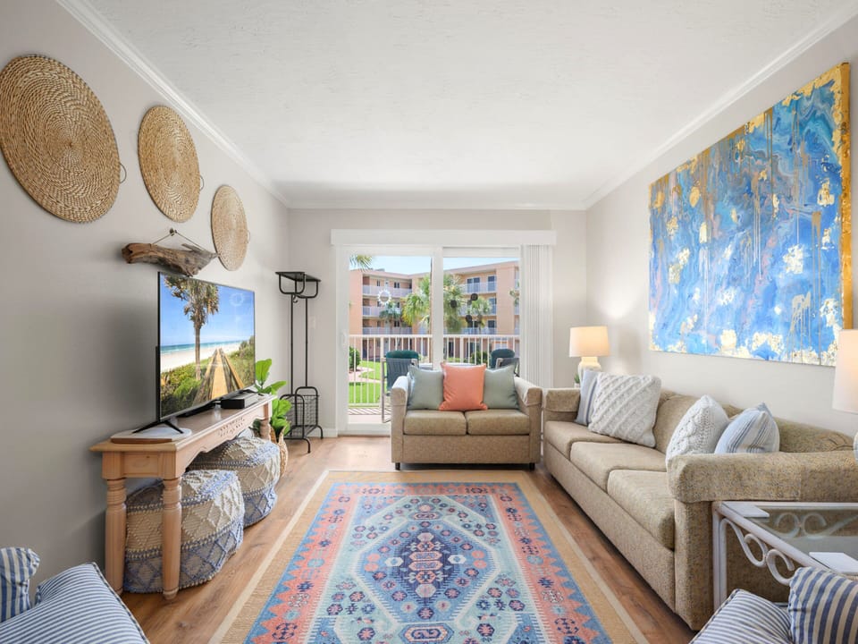 Condo (2 Bedrooms) | Property amenity