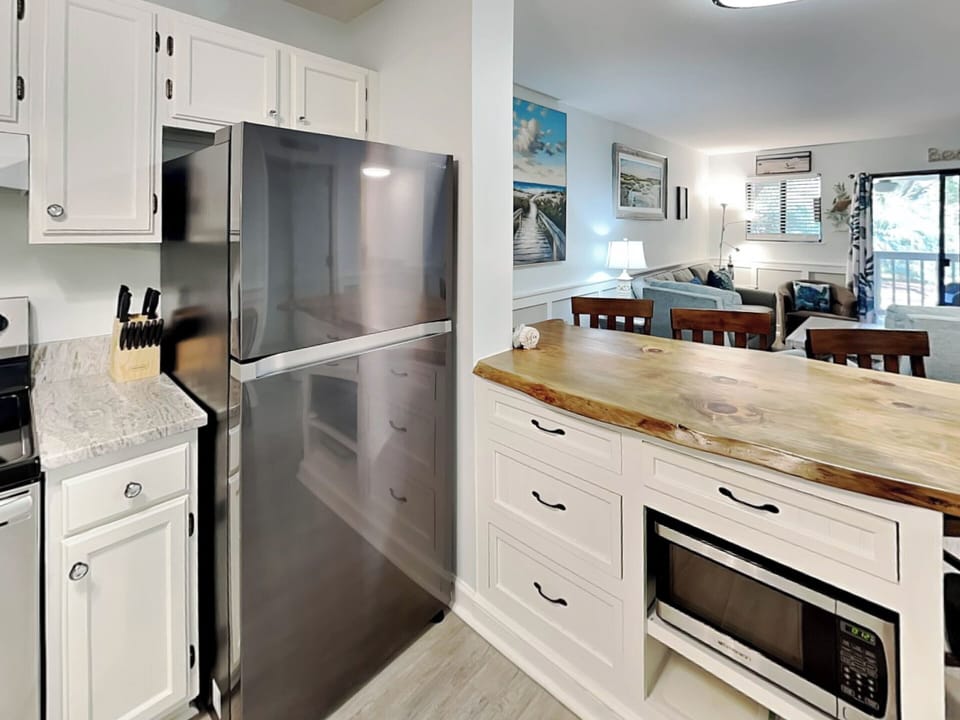 Condo (2 Bedrooms) | Property amenity