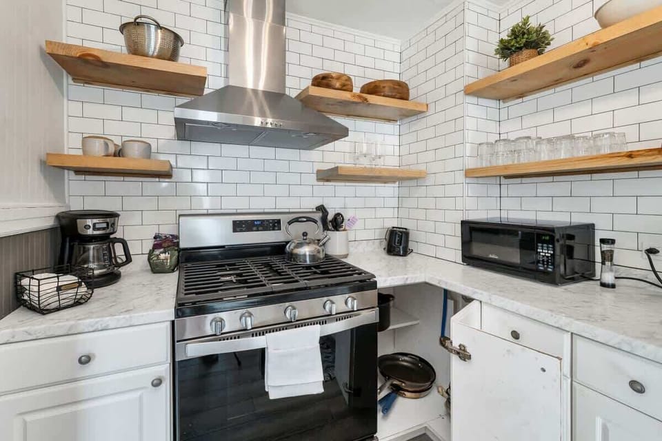 Fully stocked kitchen for all your cooking needs!