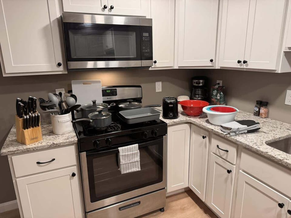 Kitchen with all your cooking needs!