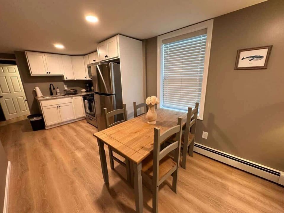 Dining/Kitchen Area