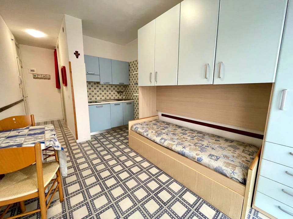 Studio, Multiple Bedrooms, Balcony, City View | Interior
