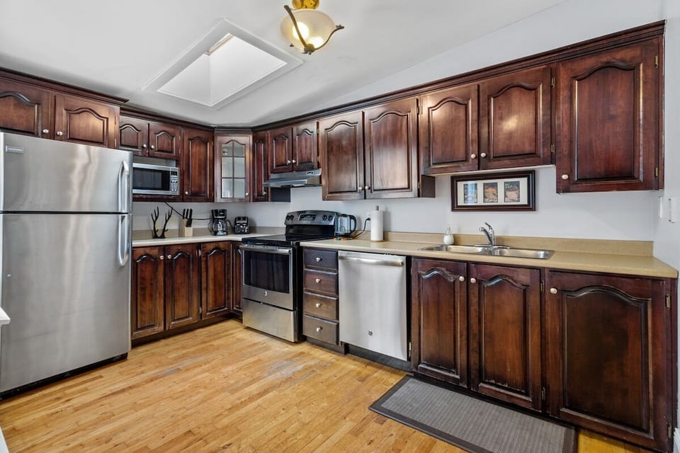 Kitchen perfection: Cook, sip, and savor the moments in style!  ☕🍴 