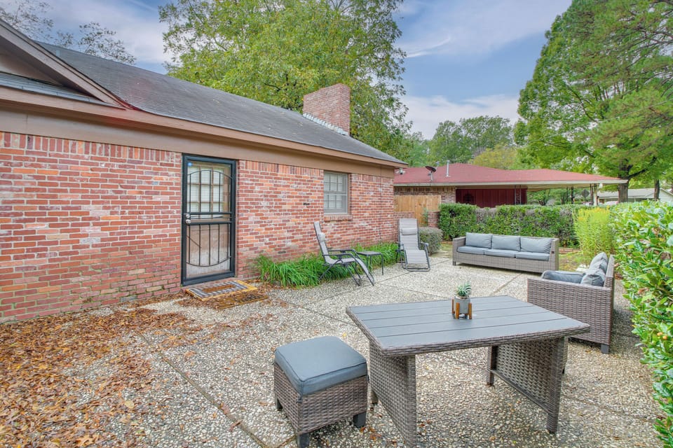 Patio | Outdoor Dining Area | Lounge Seating