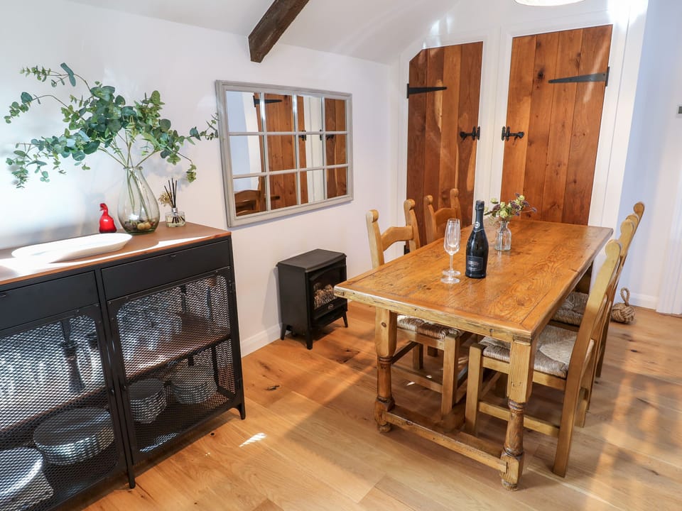 Cottage | Interior