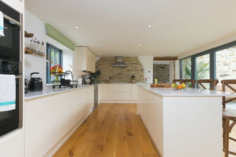 Cottage | Private kitchen | Fridge, dishwasher, electric kettle, toaster