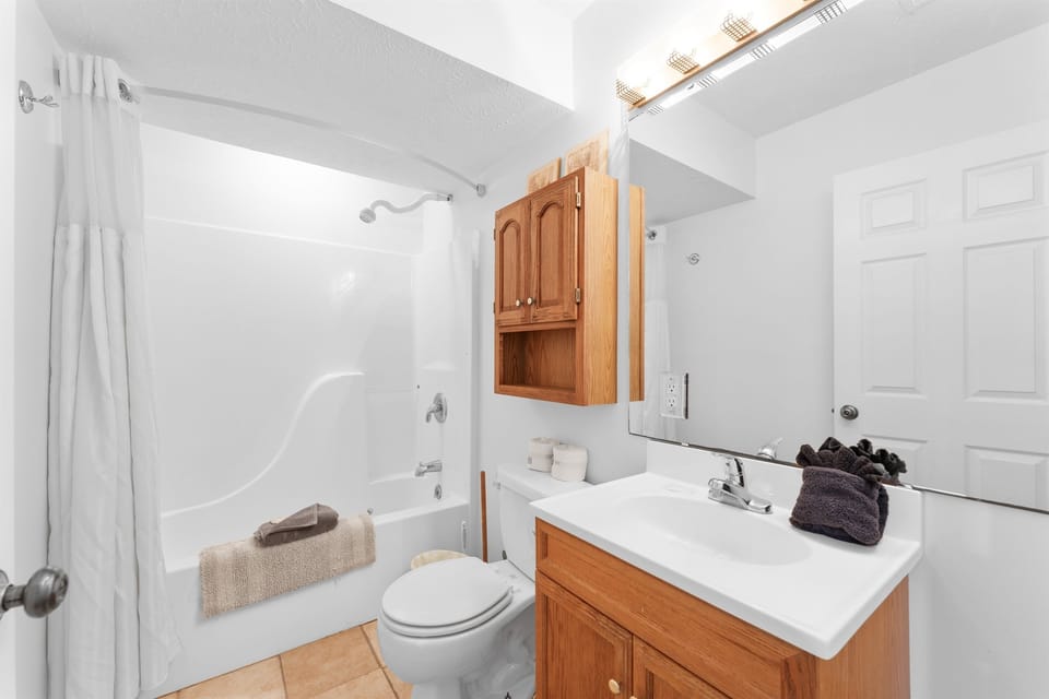 Charming and intimate bathroom retreat